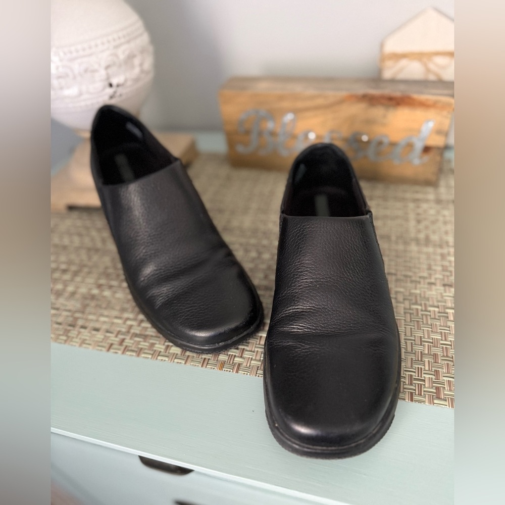 Easy spirit Black Leather Slip-On Shoes